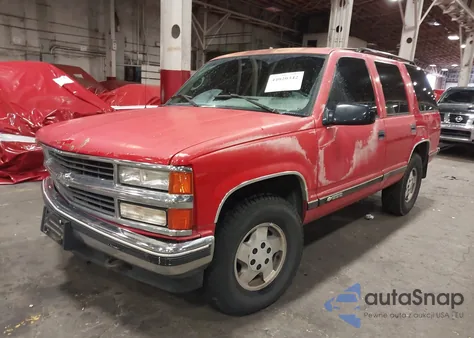 1995 Chevrolet Tahoe K1500 z USA, uszkodzony, nr VIN 1GNEK13K8SJ414103